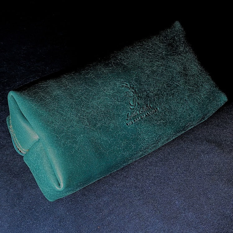 FI MAKEUP BAG